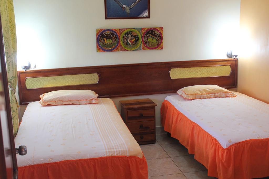 Dolphin House Ξενοδοχείο Puerto Baquerizo Moreno Εξωτερικό φωτογραφία