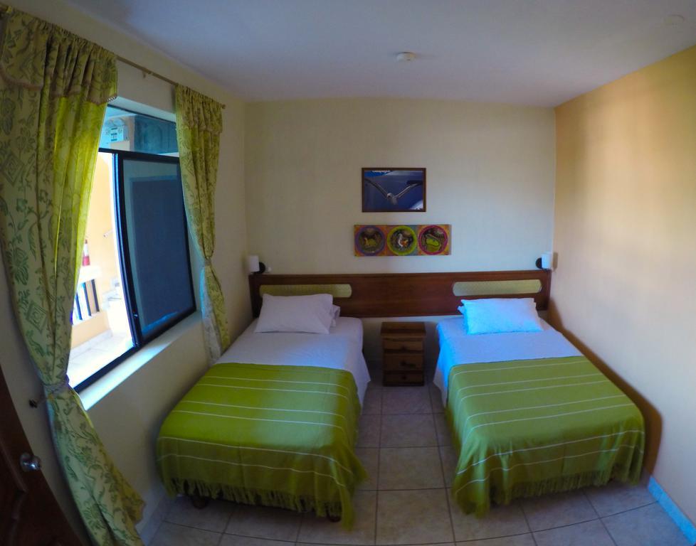 Dolphin House Ξενοδοχείο Puerto Baquerizo Moreno Εξωτερικό φωτογραφία