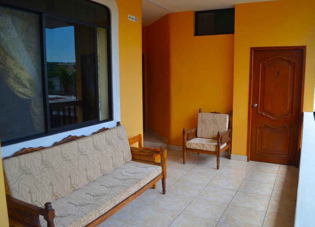 Dolphin House Ξενοδοχείο Puerto Baquerizo Moreno Εξωτερικό φωτογραφία